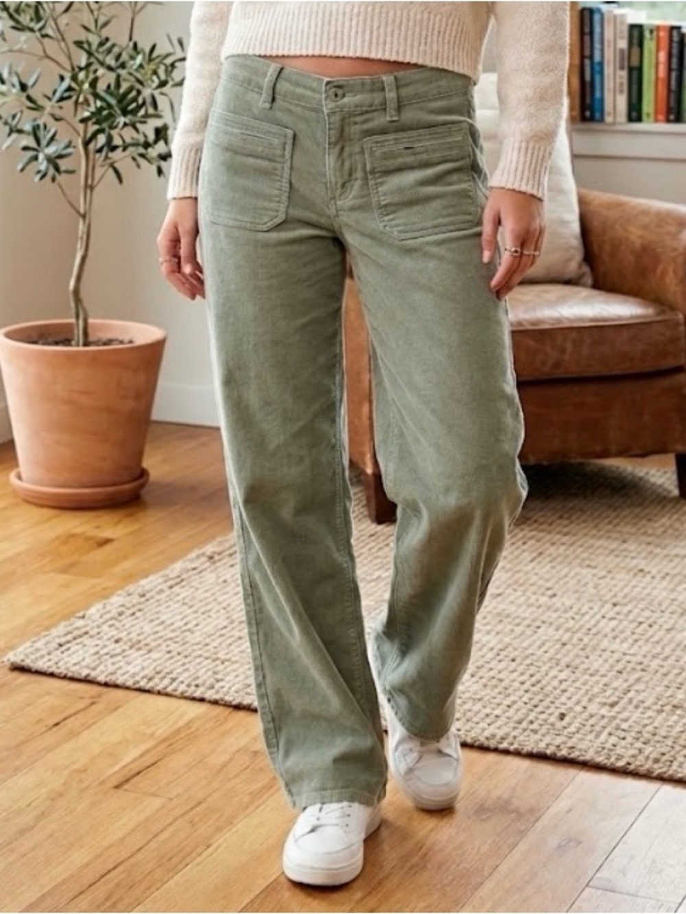 American Eagle Corduroy Pants Low-Rise Baggy Wide Leg Sage Green 8 Short